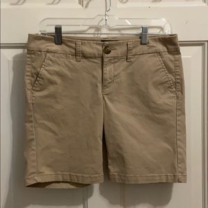 american eagle kacki shorts